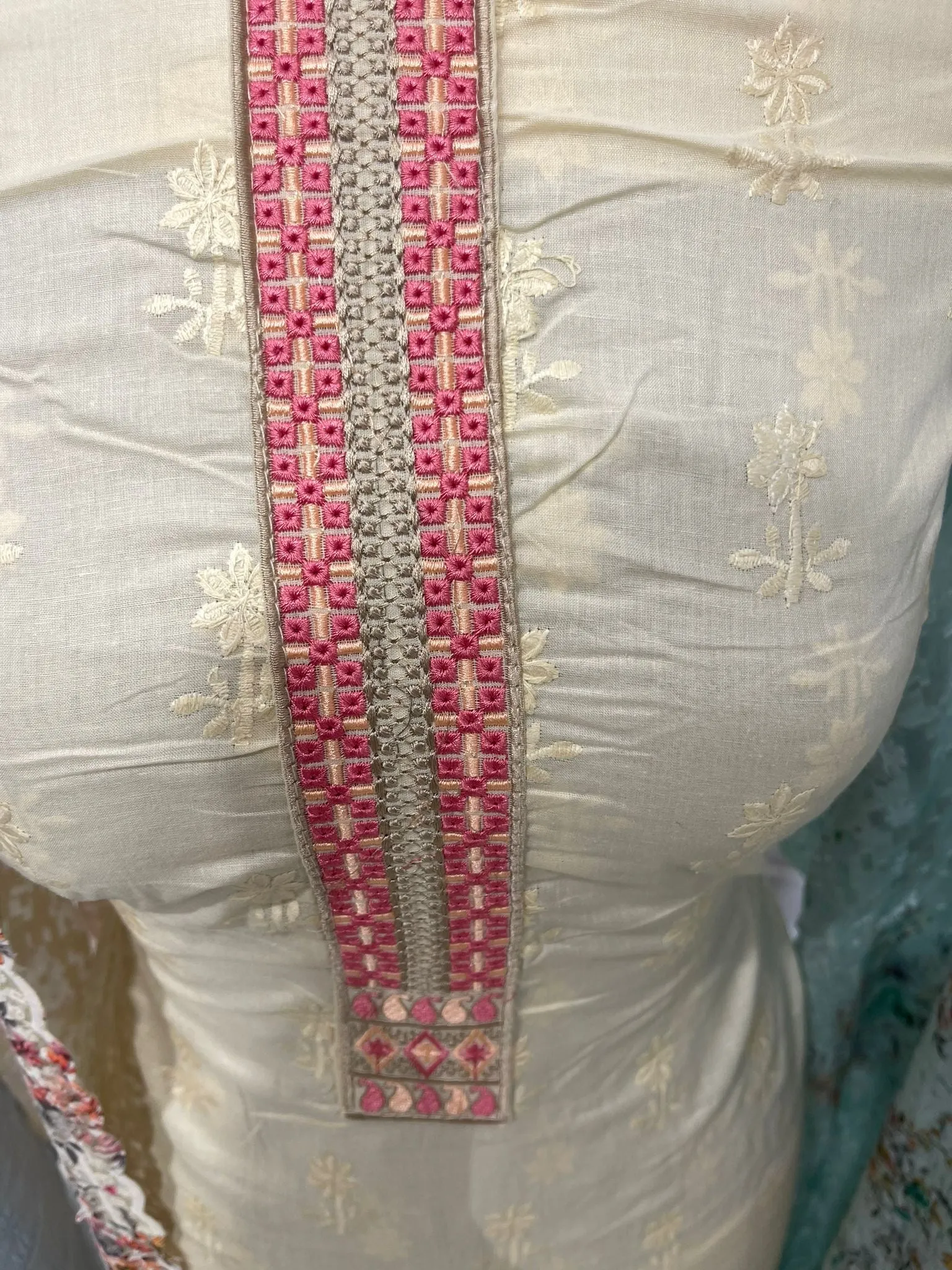 EMBROIDERED COTTON WITH BRASSO DUPATTA