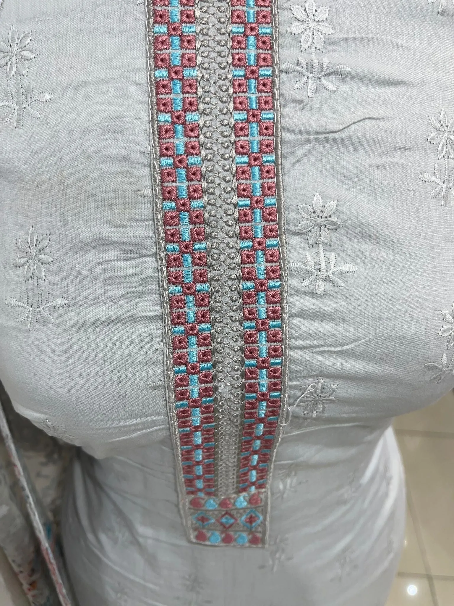 EMBROIDERED COTTON WITH BRASSO DUPATTA