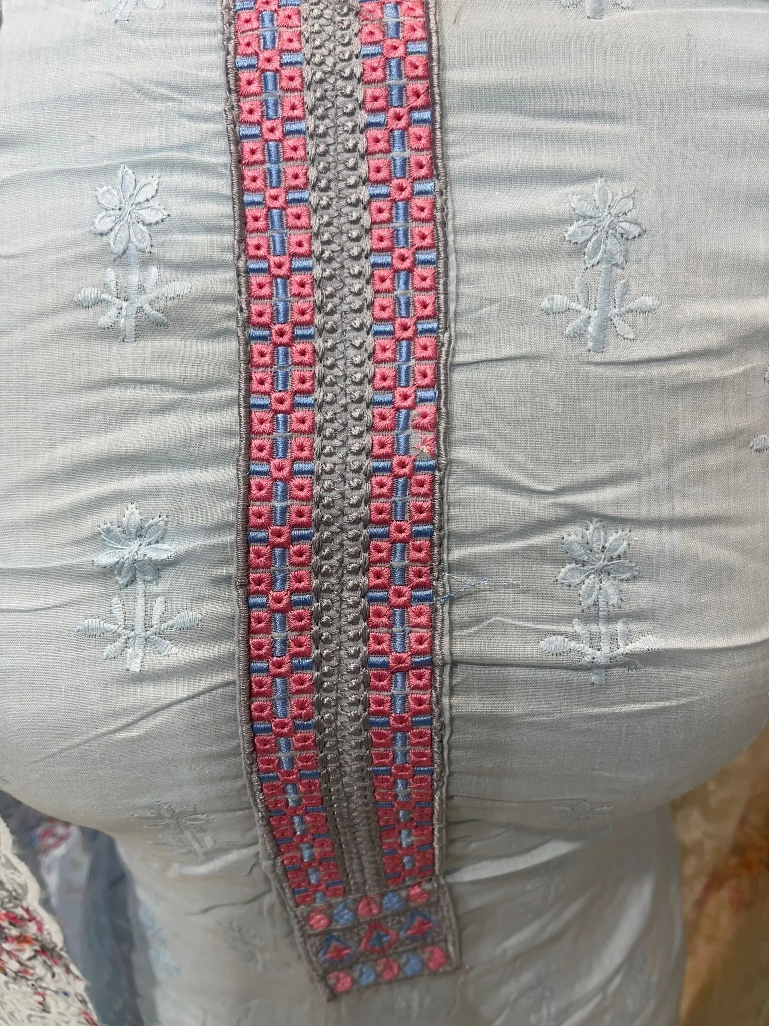 EMBROIDERED COTTON WITH BRASSO DUPATTA