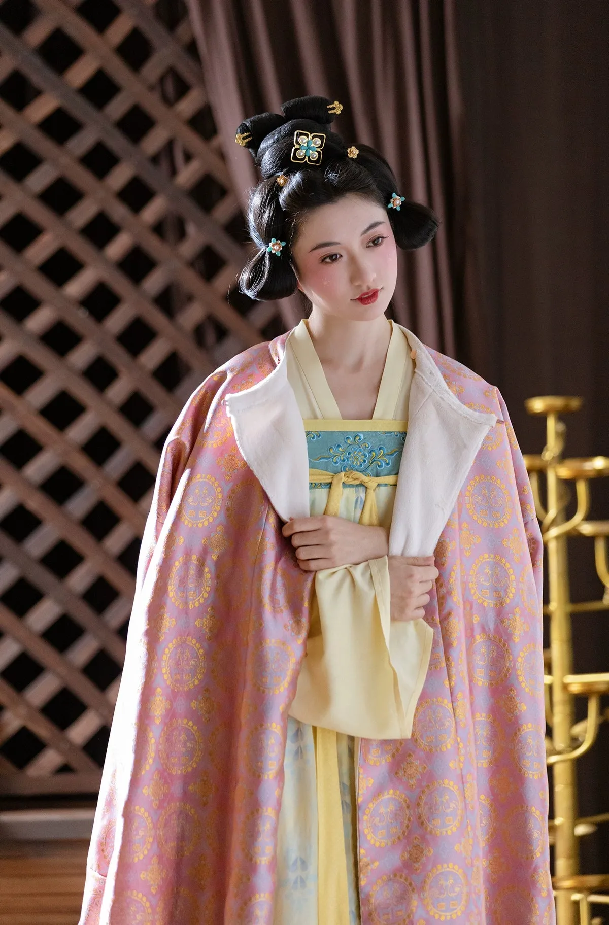 Pearl Birds 团窠联珠对鸟纹 Brocade Unisex Yuanlingpao Round Collar Robe