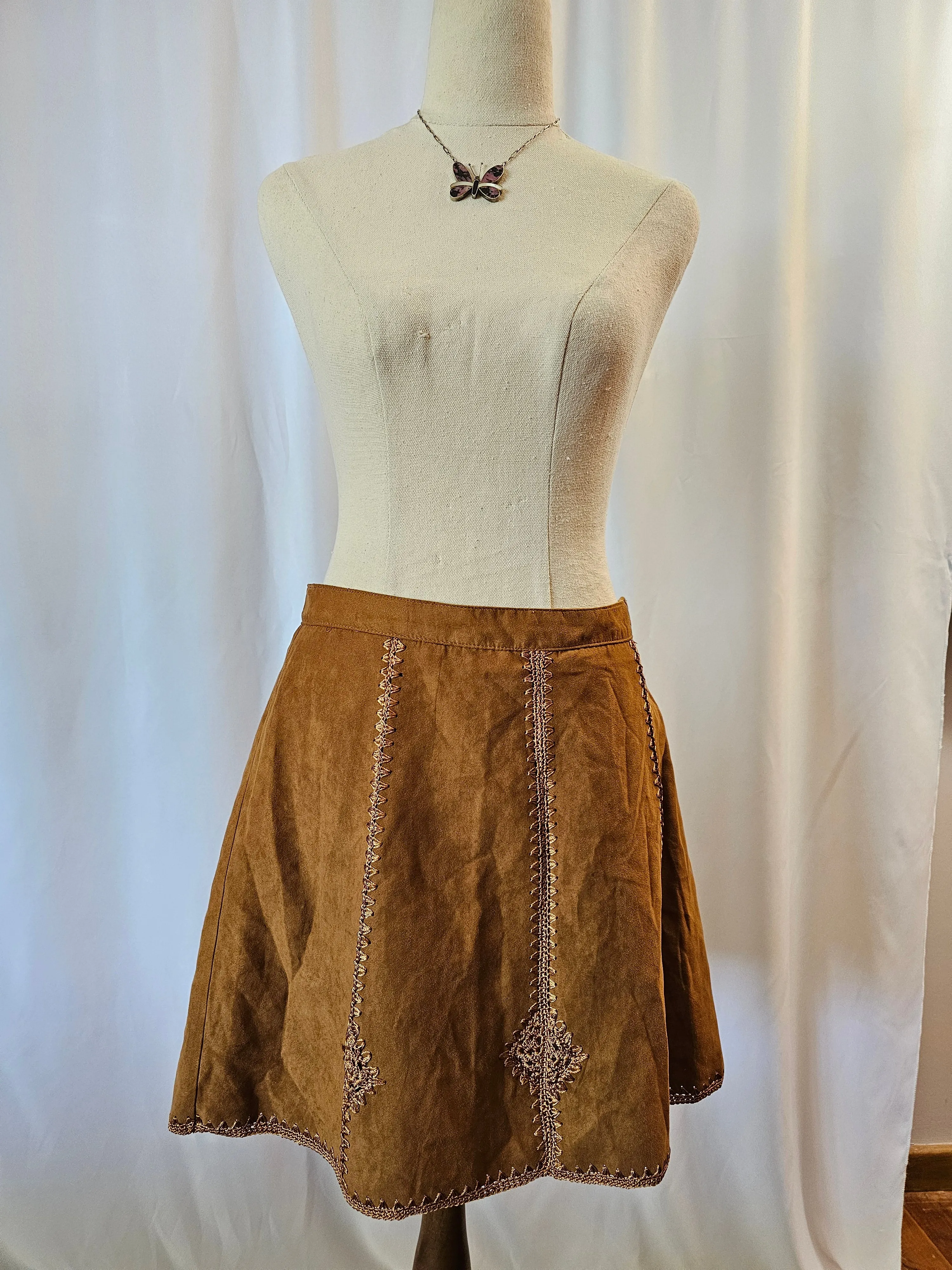 Vintage soft suede crochet detailing skirt 8/10